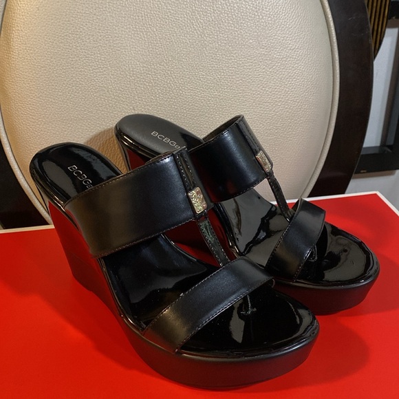 BCBG Wedge slippers used in good condition. - Picture 8 of 8